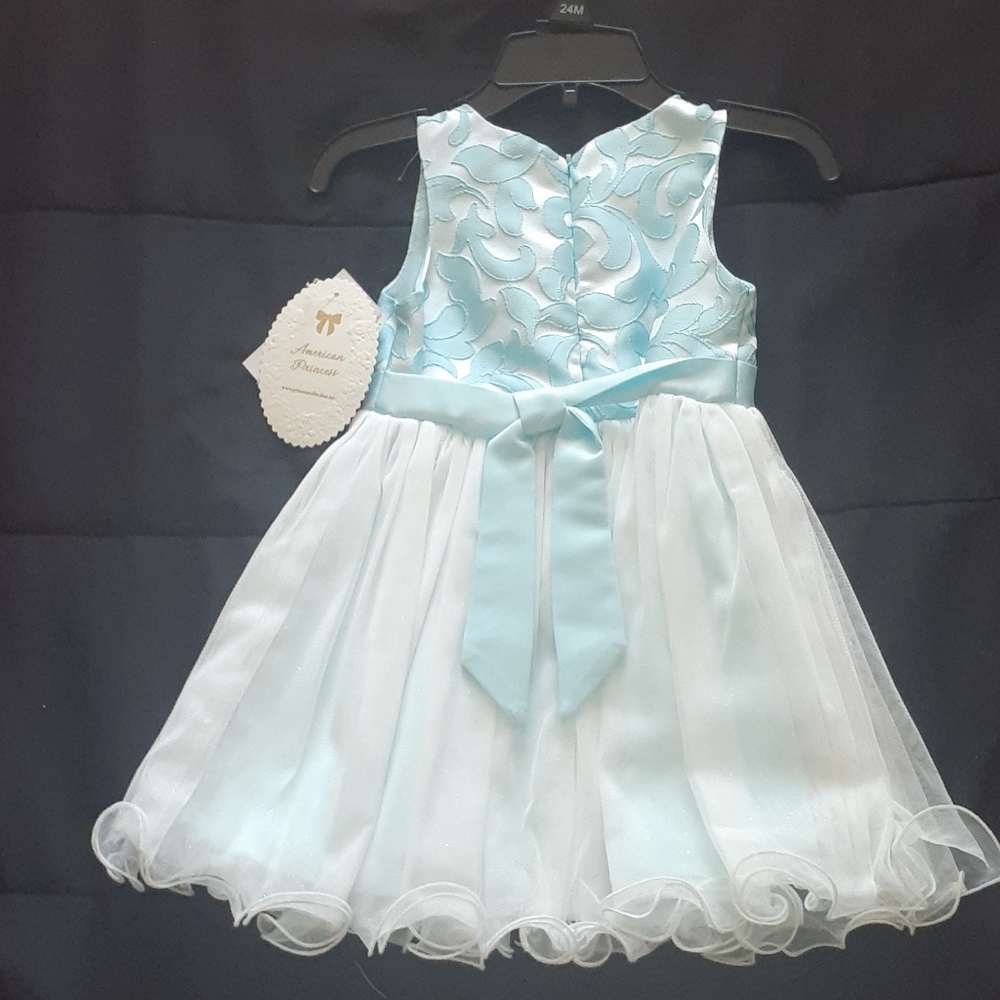Gorgeous dress. - Picture 2 of 2